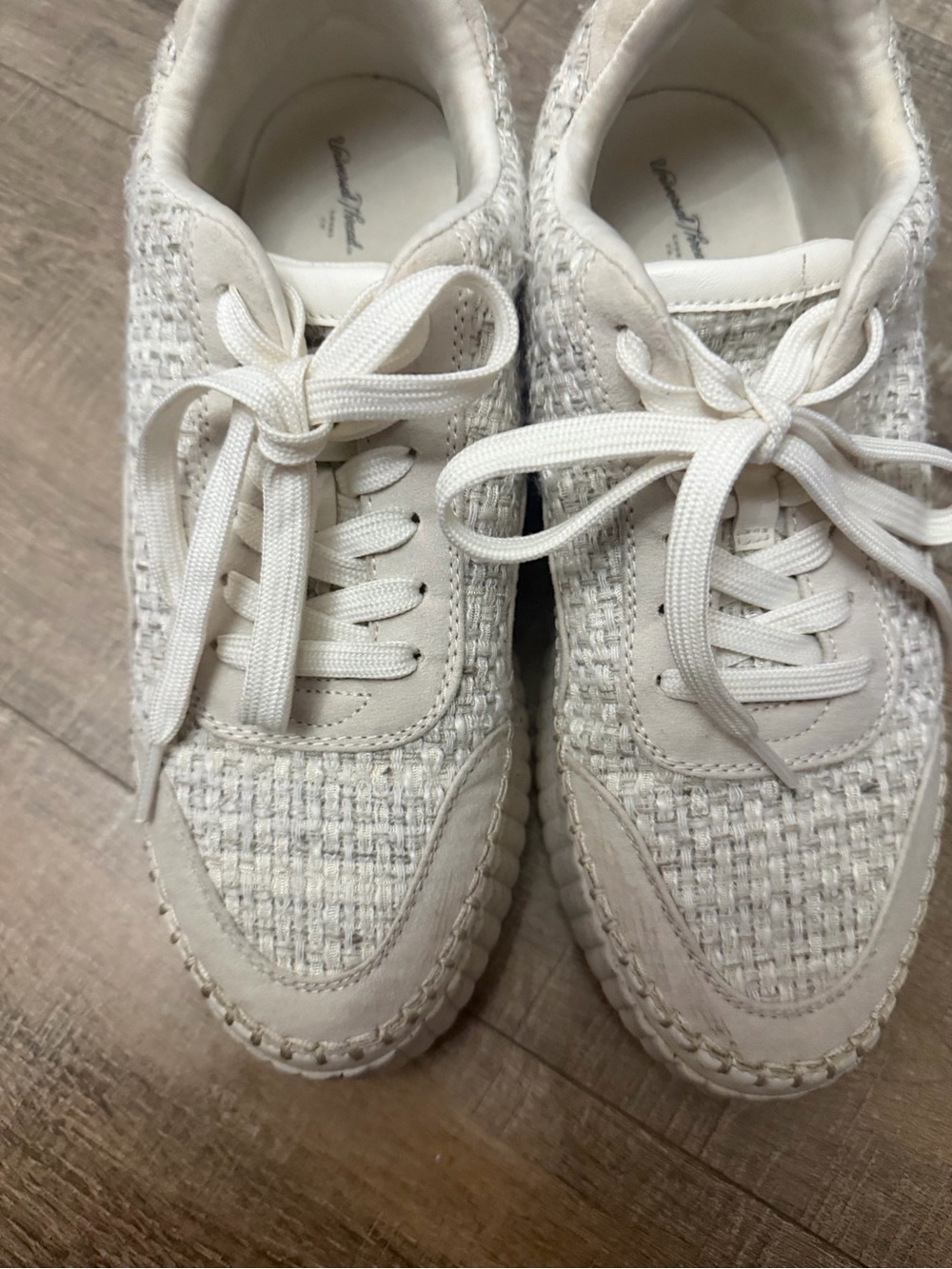 Universal Thread Cream Woven Lace-Up Sneakers